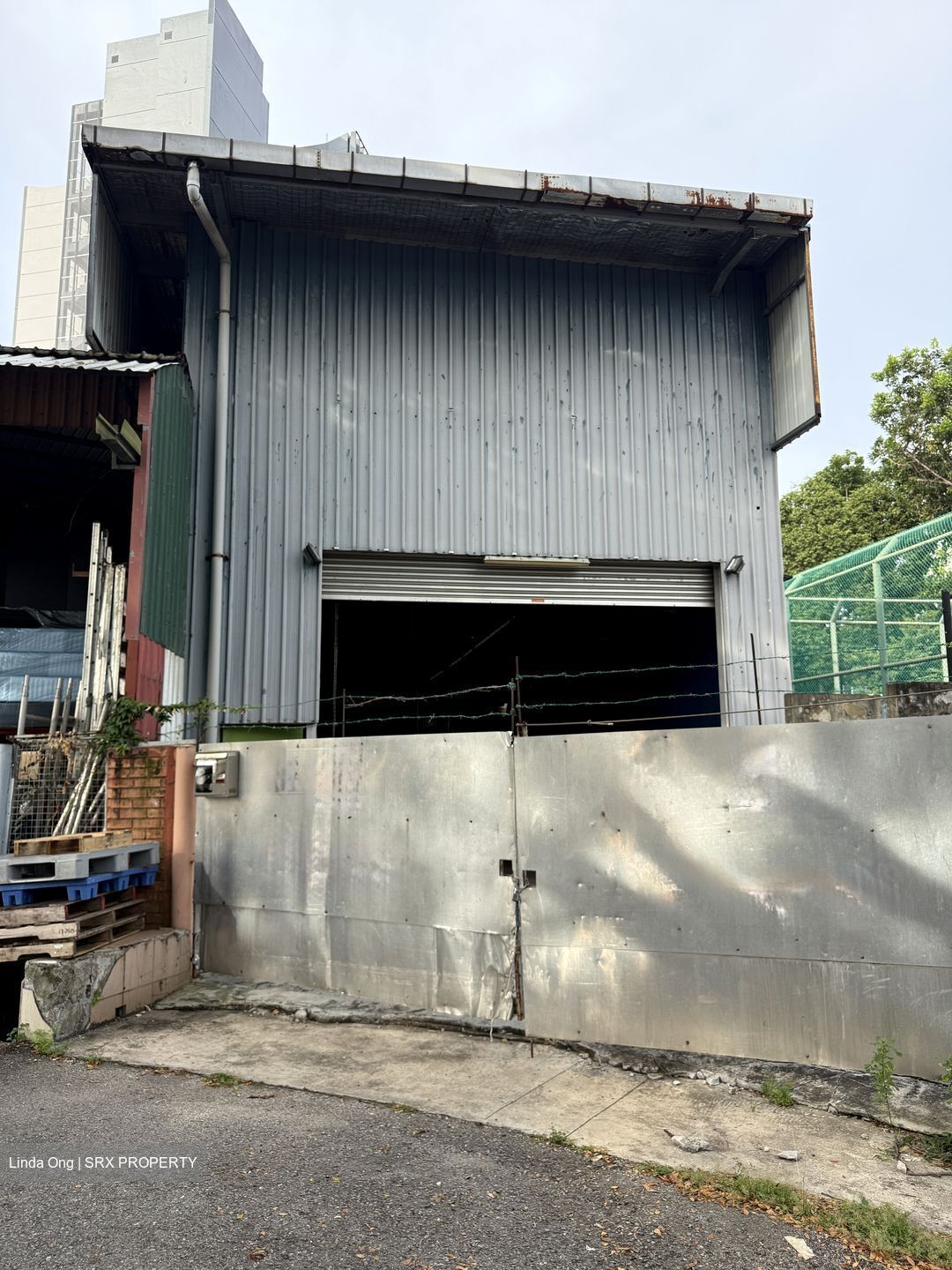 Jalan Senang (D14), Factory #500016381